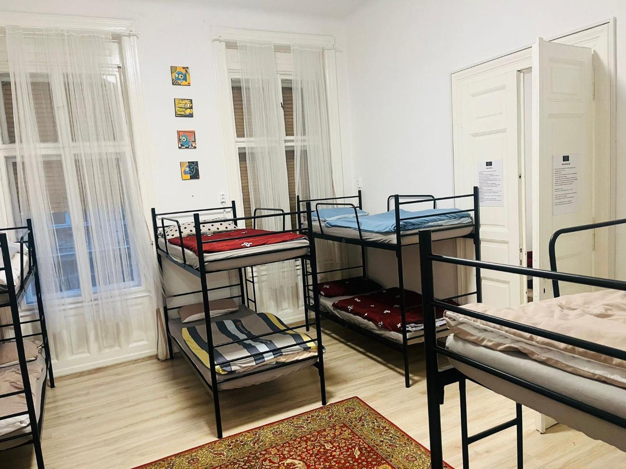 Doxie Rooms And Beds Budapeste Exterior foto